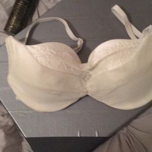 Victoria’s Secret White Lace 32C Push Up Bra *NEW*